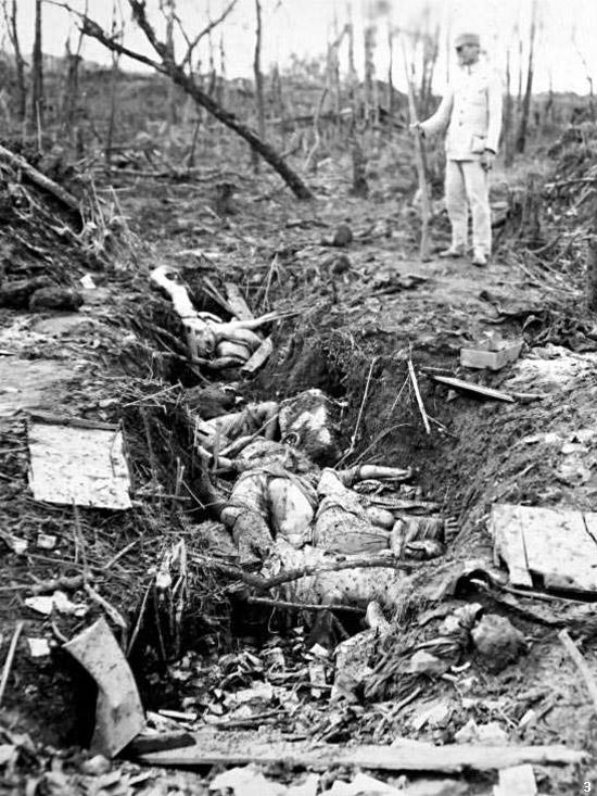 中国の騰越の朝鮮人「慰安婦」の死体（1944）